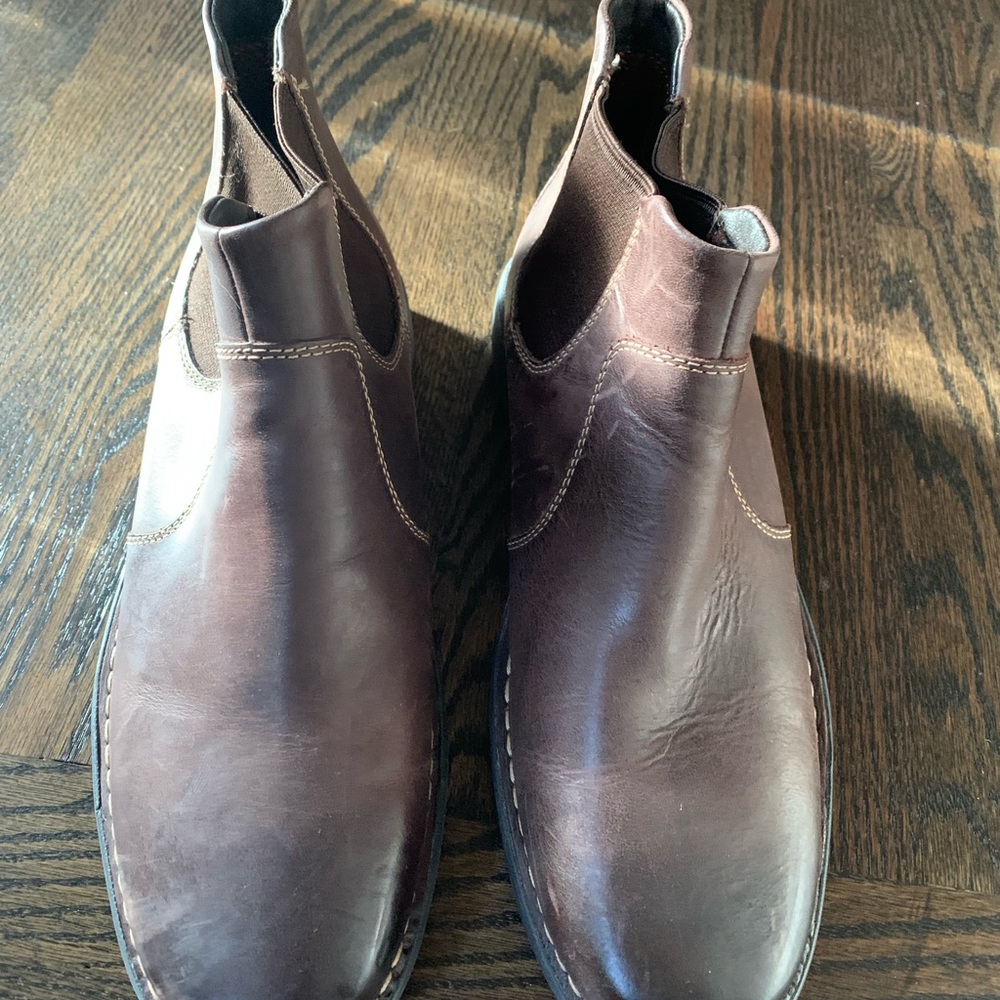 Johnston & Murphy Chelsea Leather Boot